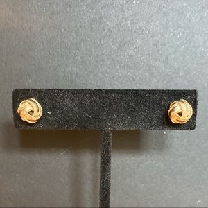 Gold plated twisty studs